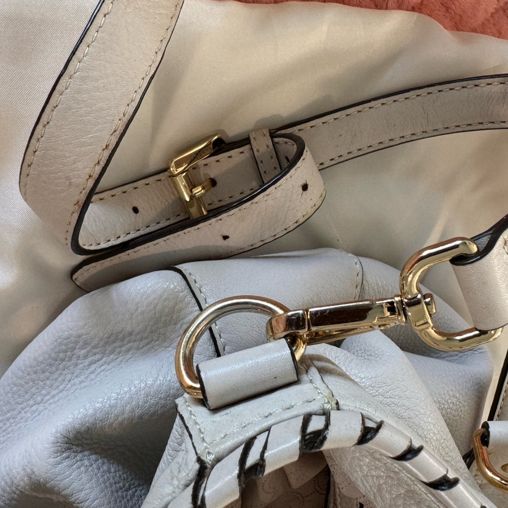 Michael Kors Crossbody Large/Med size handbag. Excellent! LOOK. With Dust Bag! - Picture 6 of 9